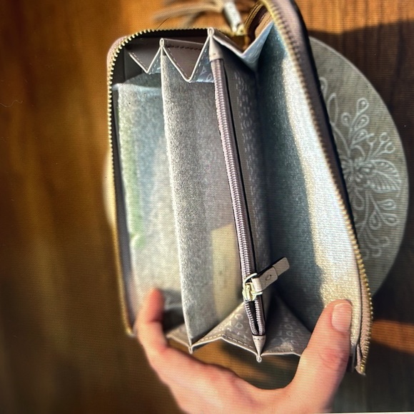 NWOT - Kate Spade Wallet with Tassel Zip - Picture 6 of 7